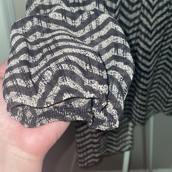 Black and cream top - Picture 2 of 5